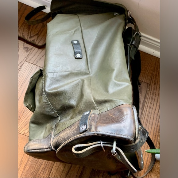 🔥HP🔥Vintage HIKING Back Pack with Leather Back and Shoulder Straps - Picture 8 of 15